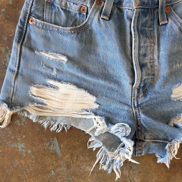 Levis 501 Jean Shorts Size 24 Distressed Denim Button Fly Shorty Cut Offs Womens - Picture 3 of 11